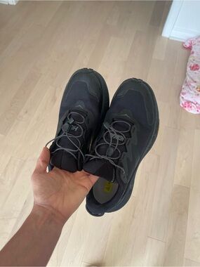 Woman’s hokas